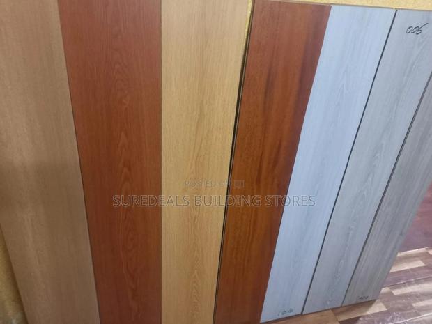Laminate Flooring Now on Offer Offer - thumbnail 2
