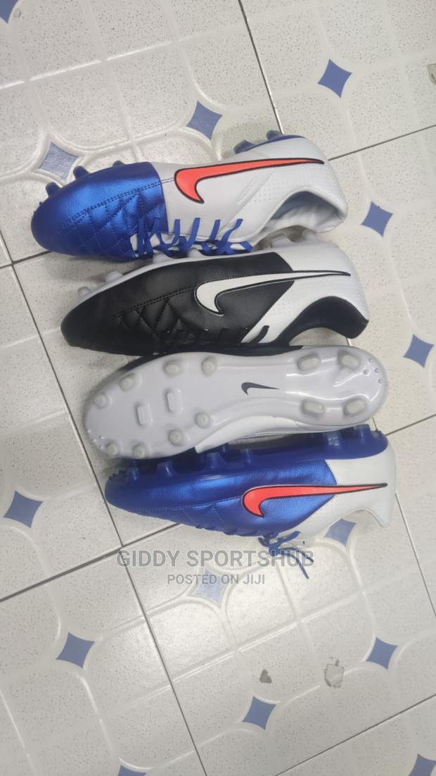 Nike Tiempo - main view
