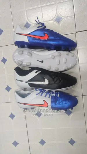 Nike Tiempo
