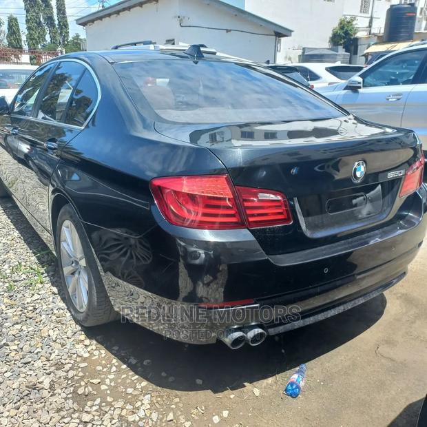 BMW 520i 2016 Black - thumbnail 4