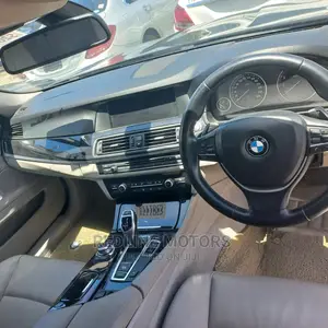 BMW 520i 2016 Black