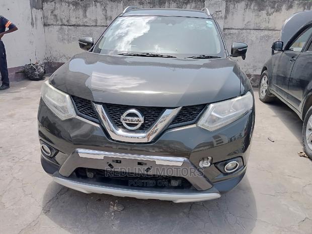 Nissan X-Trail 2017 Green - thumbnail 2