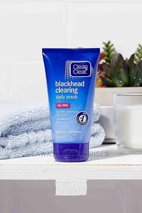 Clean Clear Blackhead Clearing Daily Scrub Oil Free- 150