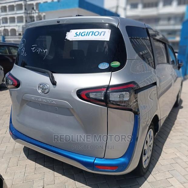 Toyota Sienta 2016 Silver - thumbnail 7