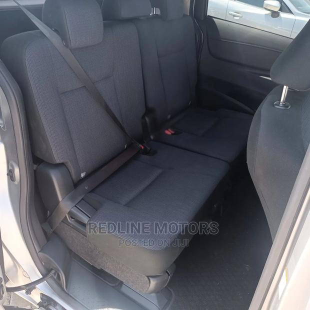 Toyota Sienta 2016 Silver - thumbnail 4