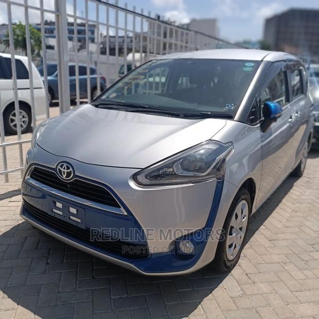 Toyota Sienta 2016 Silver