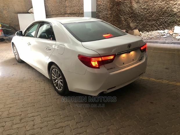 Toyota Mark X 2015 Off White - thumbnail 3