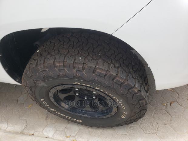 Toyota Hilux 2015 White - thumbnail 4