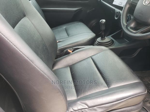 Toyota Hilux 2015 White - thumbnail 8