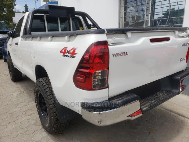 Toyota Hilux 2015 White - thumbnail 5