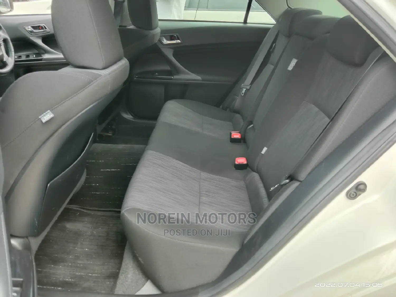 Toyota Mark X 2015 Ivory