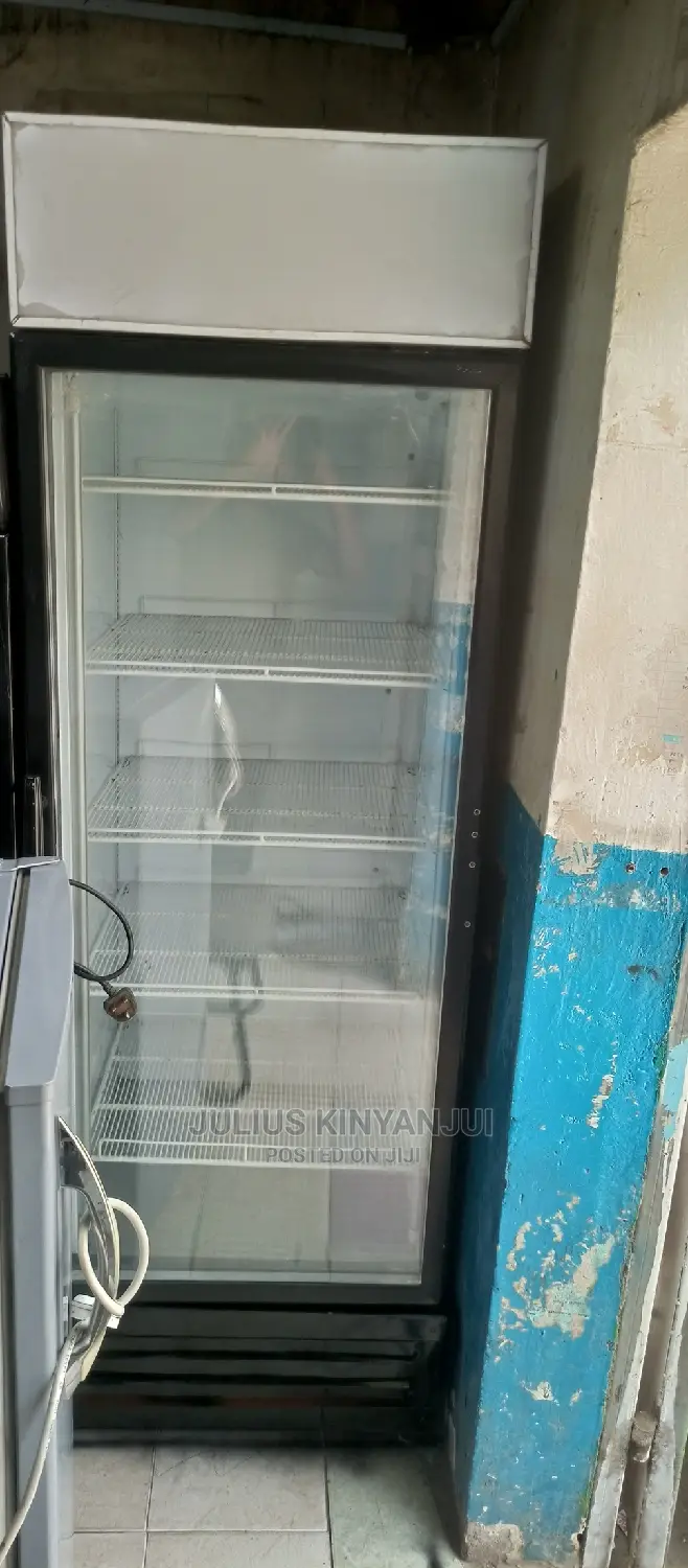 700l Display Fridge