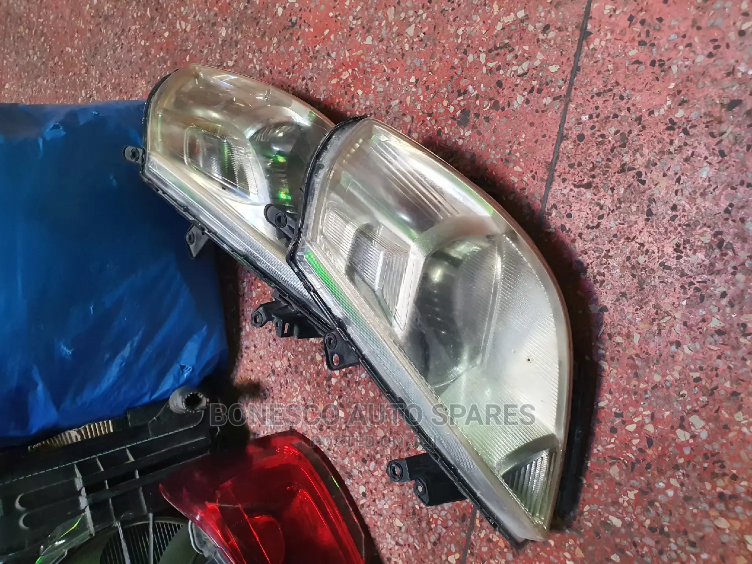 Nissan Tiida 2005-2007 Headlights