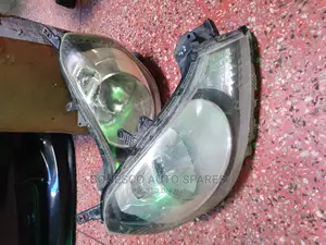 Nissan Advan Headlights Assembly