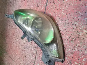 Nissan Advan / AD Left Headlight Assembly