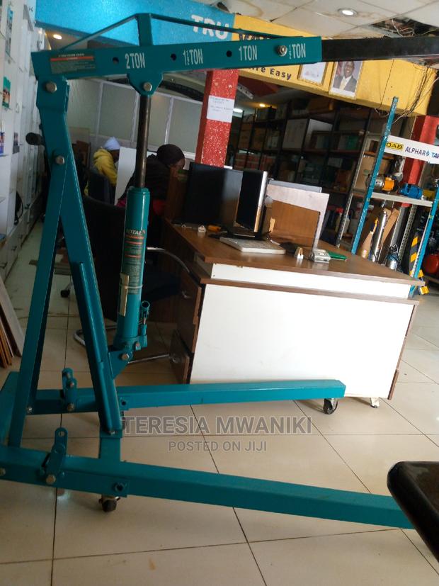 Engine Crane - thumbnail 2