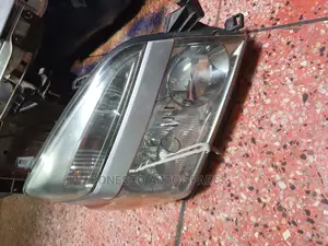 Voxy 2005 Headlights Assembly