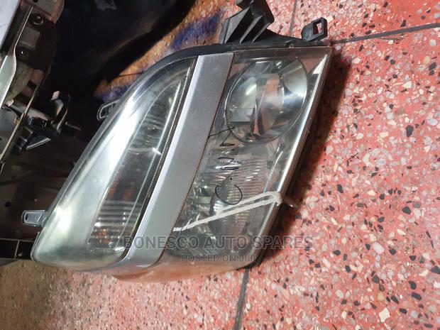 Voxy 2005 Headlights Assembly - thumbnail 2