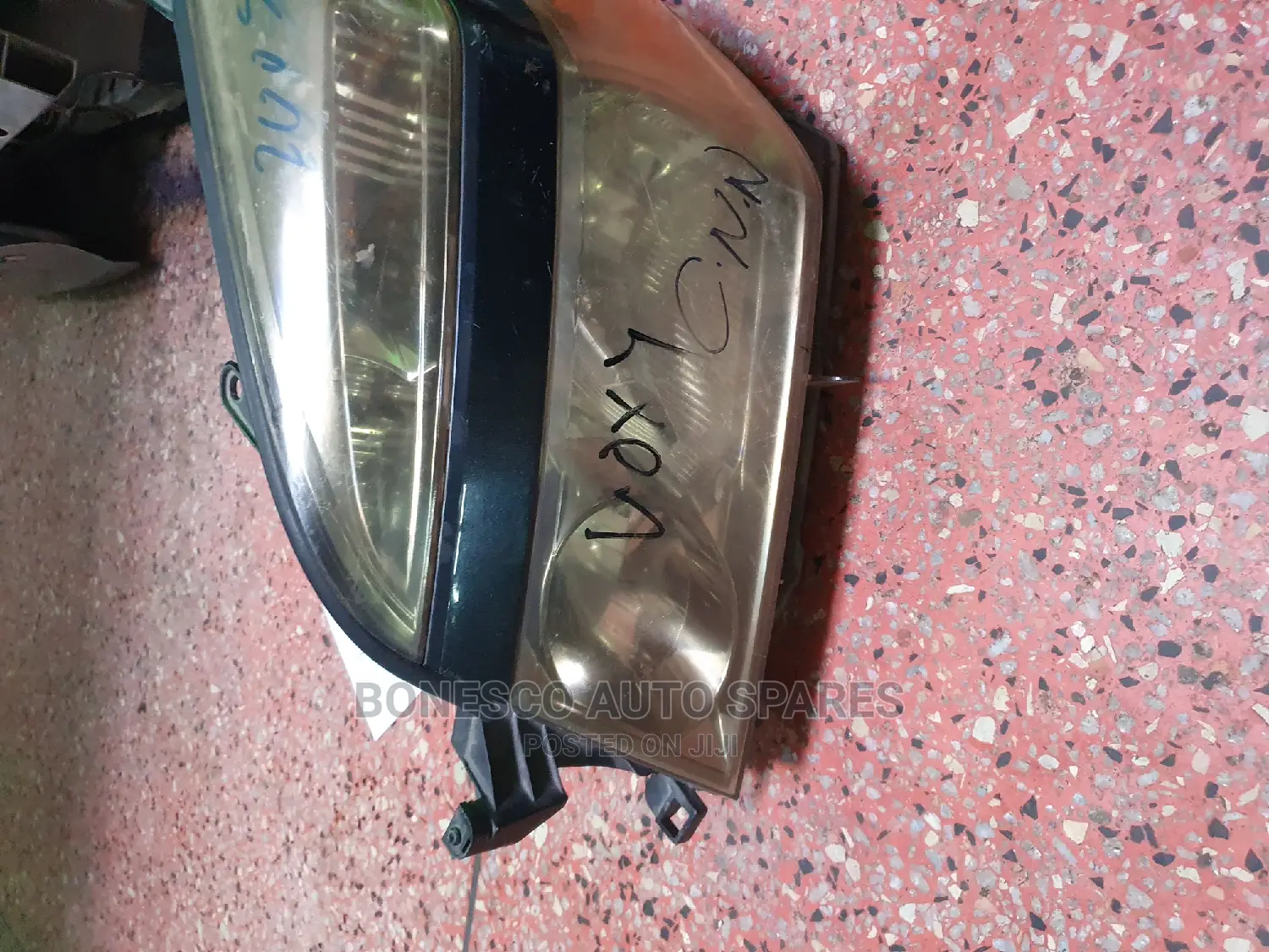 Voxy 2005 Headlights