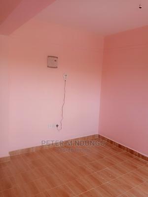 One Bedrooms to Let - thumbnail 2