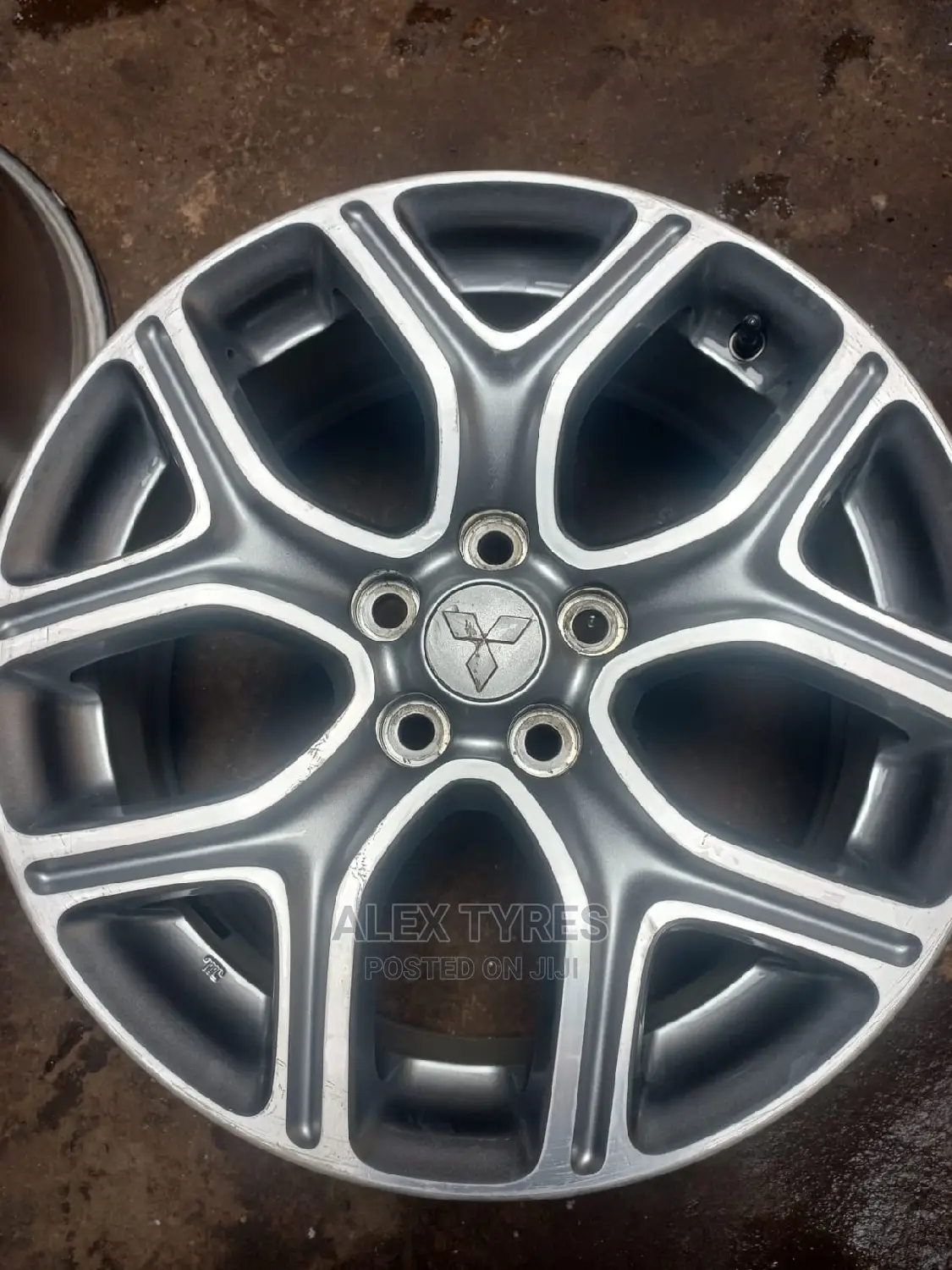 Size 18 Inches Mitsubishi Original Sport Rims Set in Nairobi Central