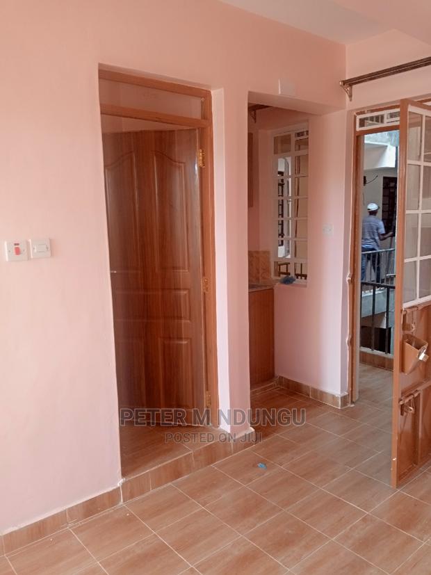 Modern Bedsitter to Let - thumbnail 2