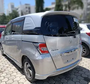 Honda Freed 2016 Silver