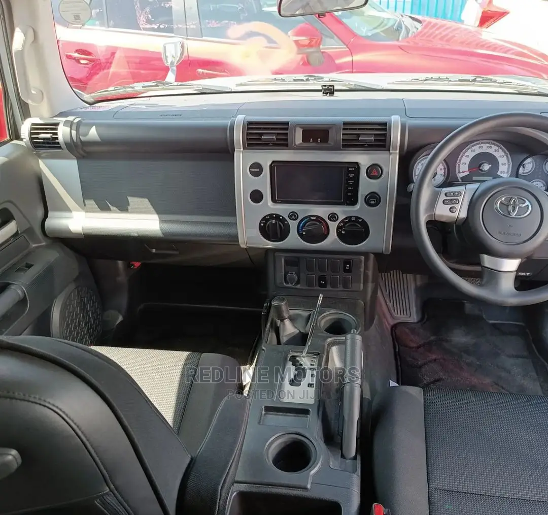 Toyota FJ Cruiser 2016 Gray