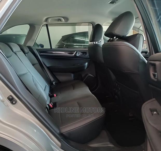 Subaru Outback 2.5i Limited AWD 2016 Silver - thumbnail 4