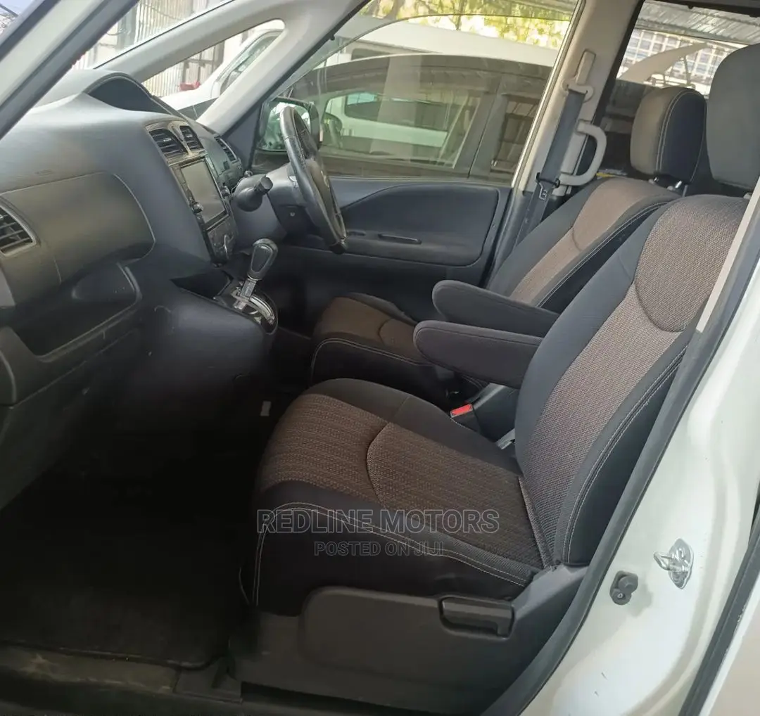 Nissan Serena 2016 White