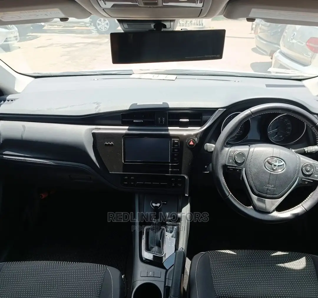 Toyota Auris 2016 Pearl
