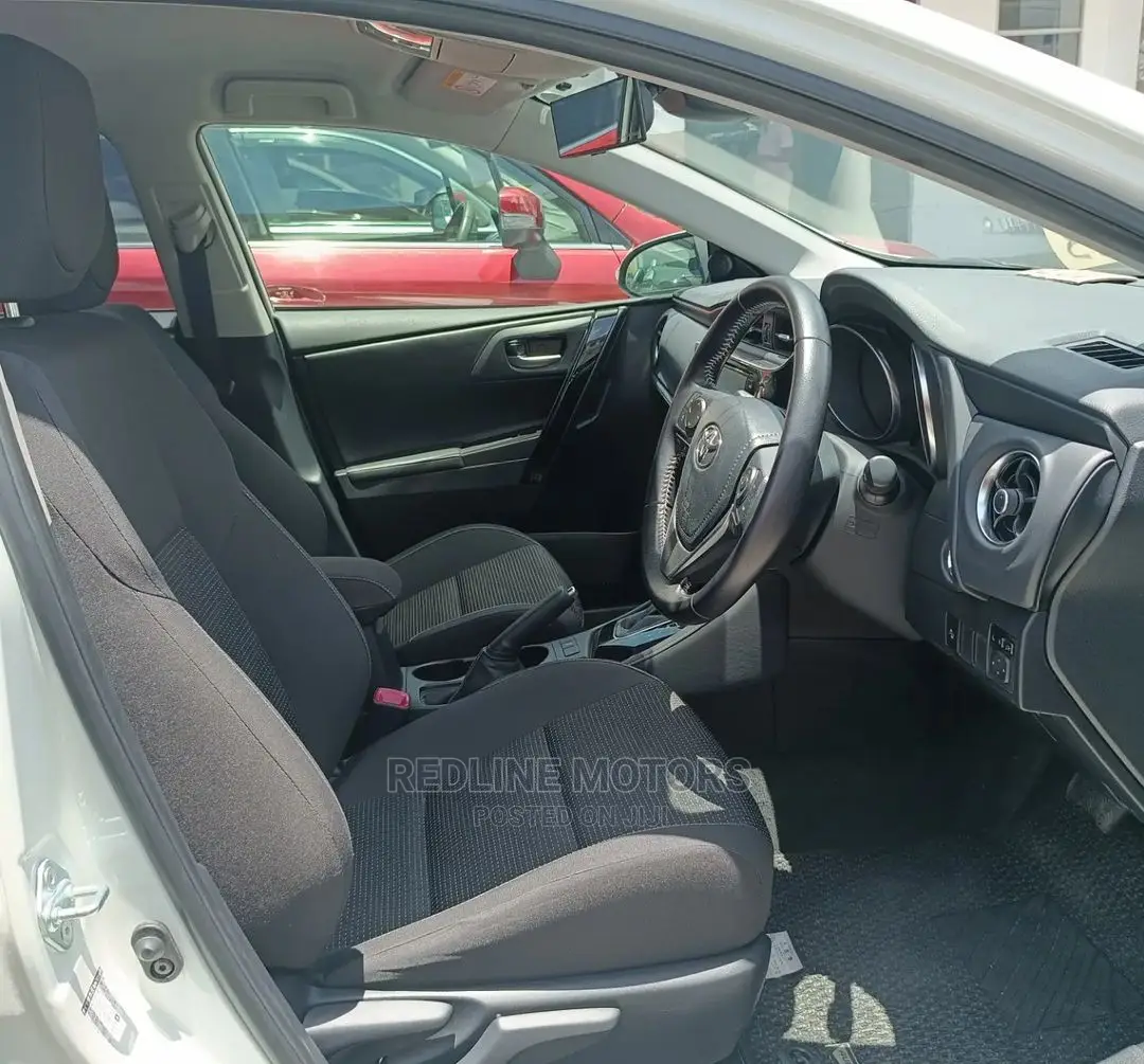 Toyota Auris 2016 Pearl