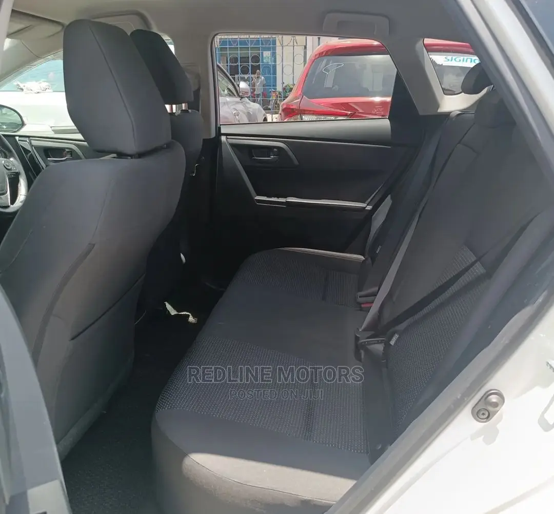 Toyota Auris 2016 Pearl