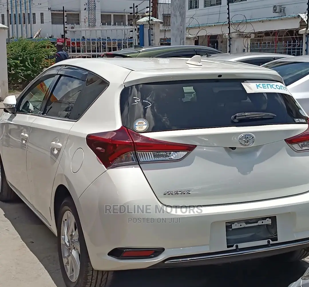 Toyota Auris 2016 Pearl