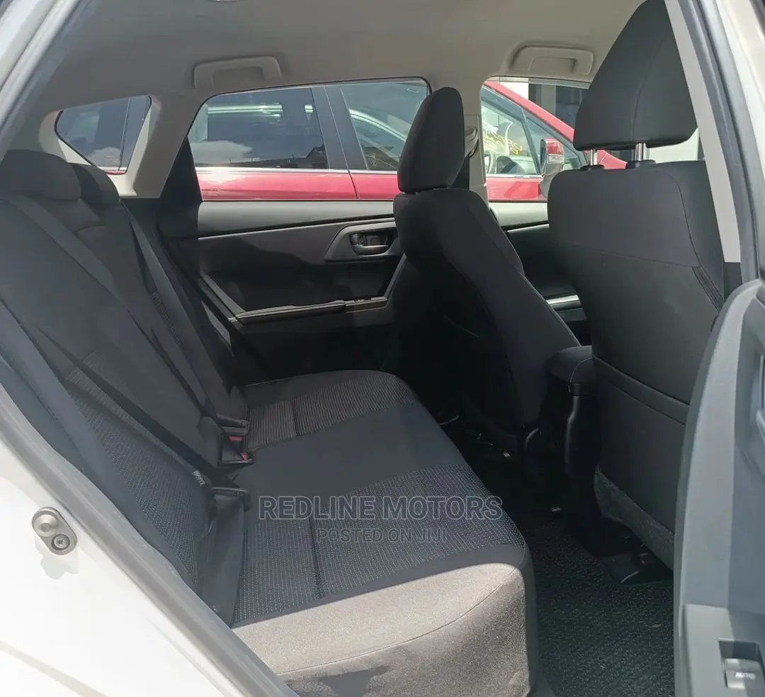 Toyota Auris 2016 Pearl