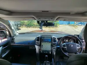 Toyota Land Cruiser 2016 Red