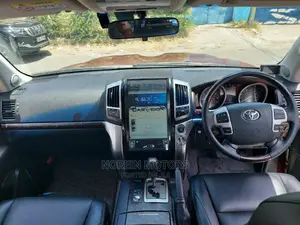 Toyota Land Cruiser 2016 Red