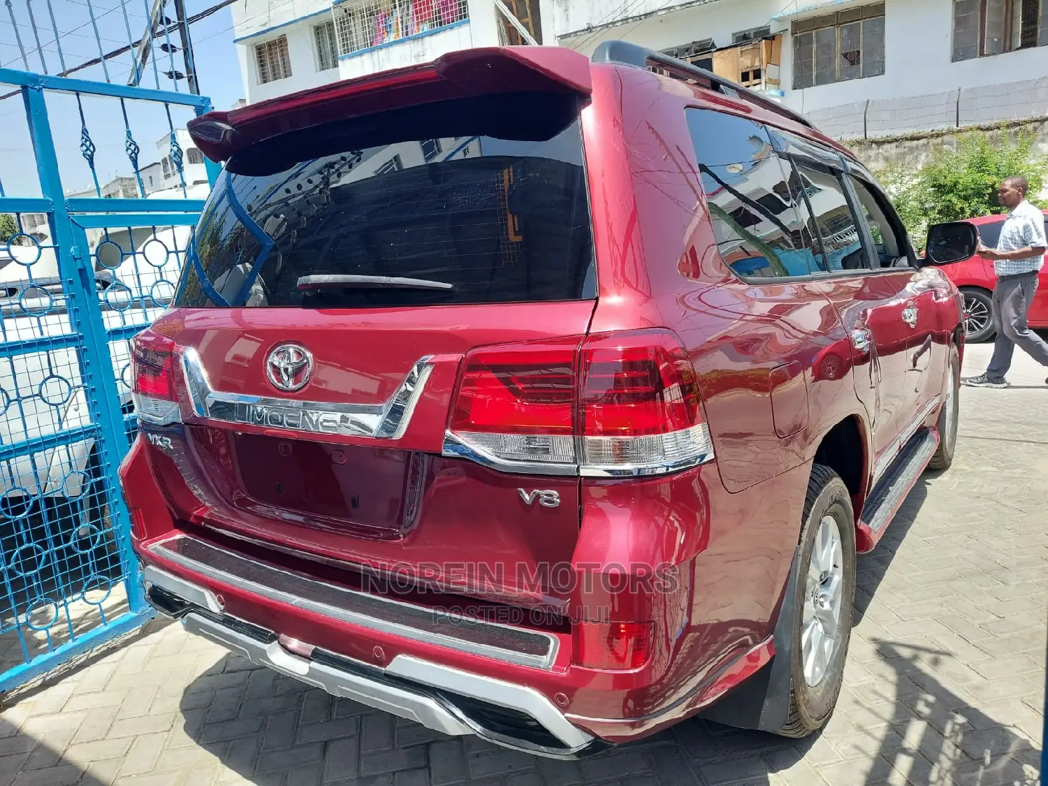 Toyota Land Cruiser 2016 Red