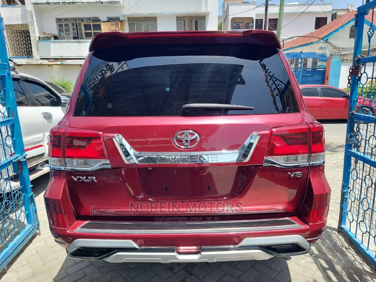 Toyota Land Cruiser 2016 Red