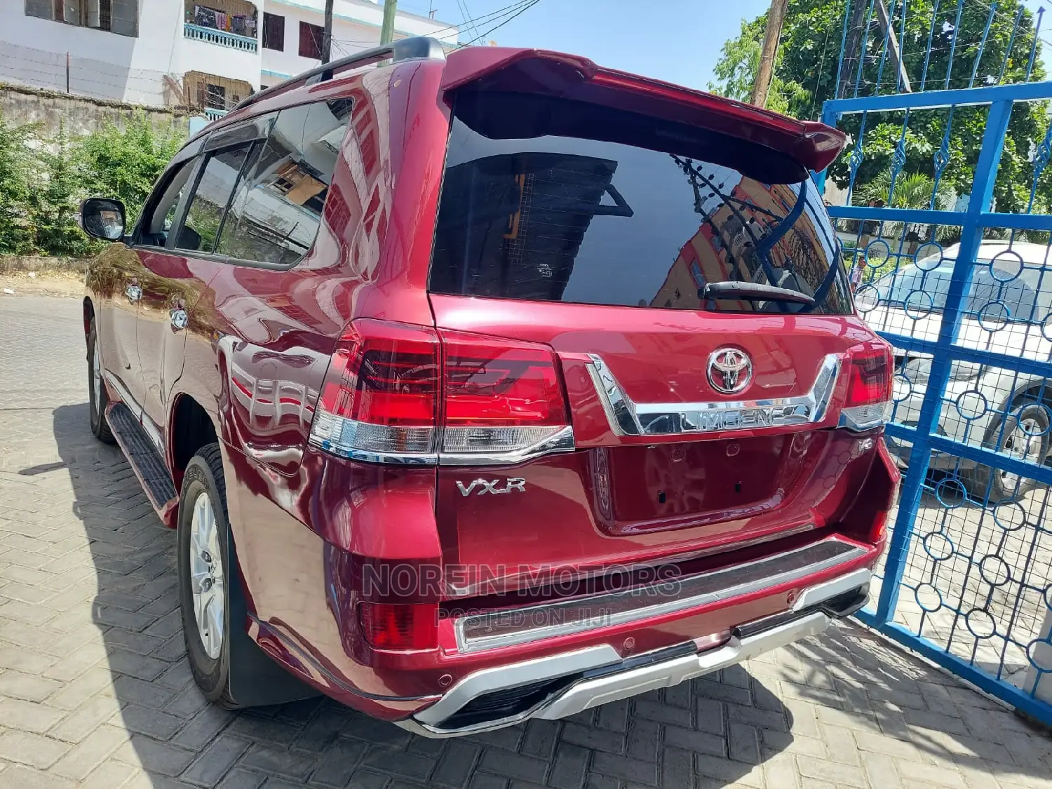 Toyota Land Cruiser 2016 Red