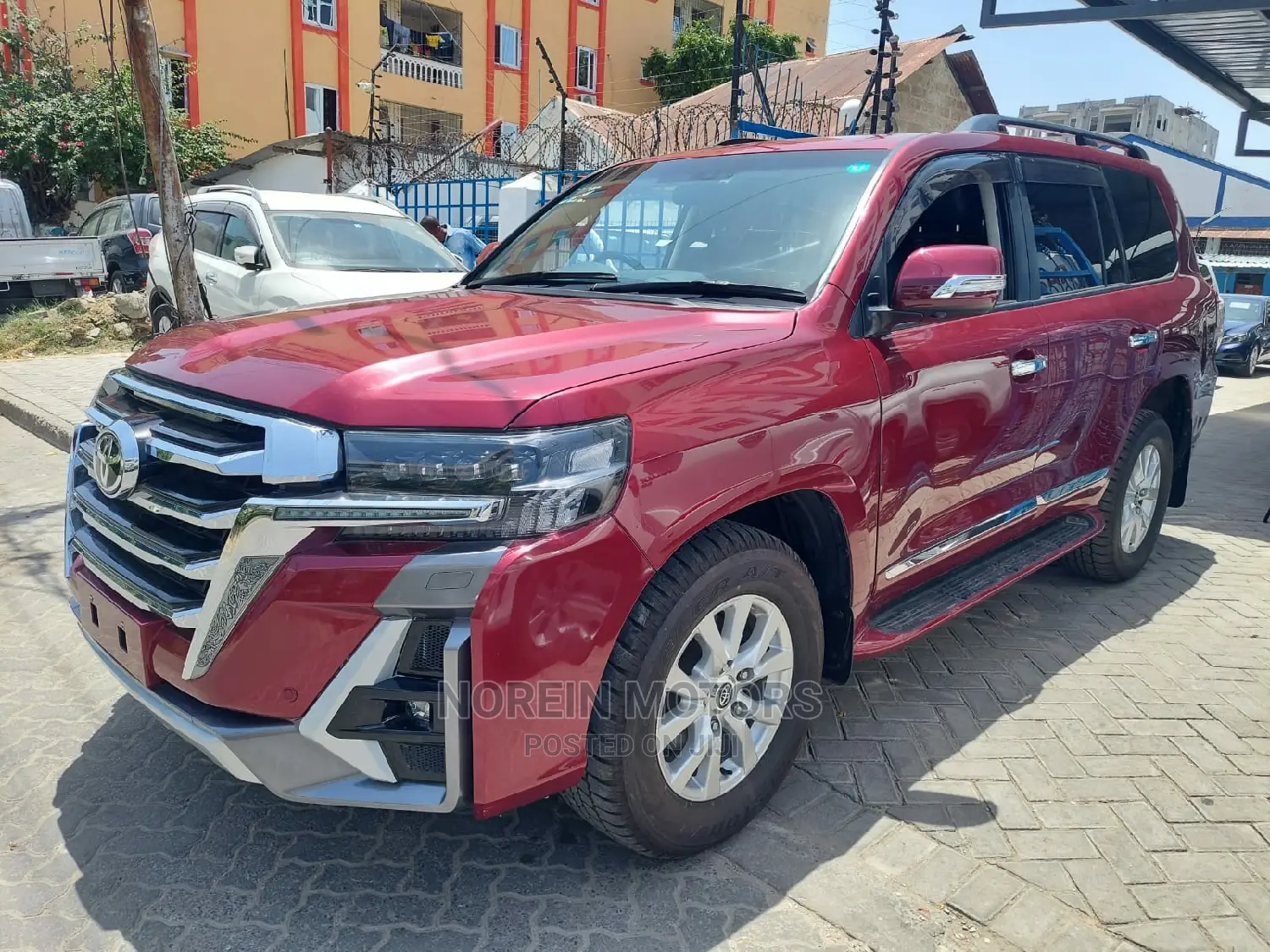 Toyota Land Cruiser 2016 Red