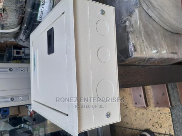 Consumer Unit 4 Way Synider - thumbnail 3