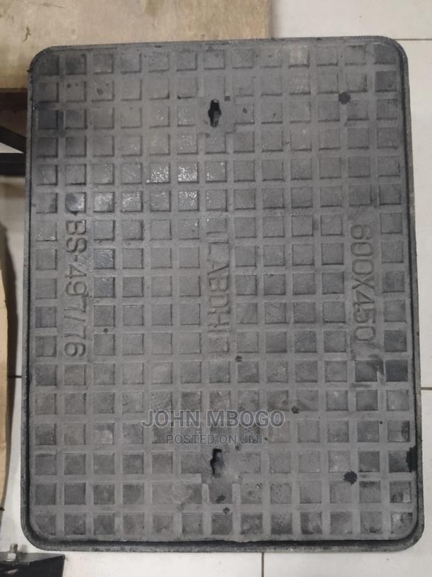 Medium Duty Cast Iron Manhole Cover