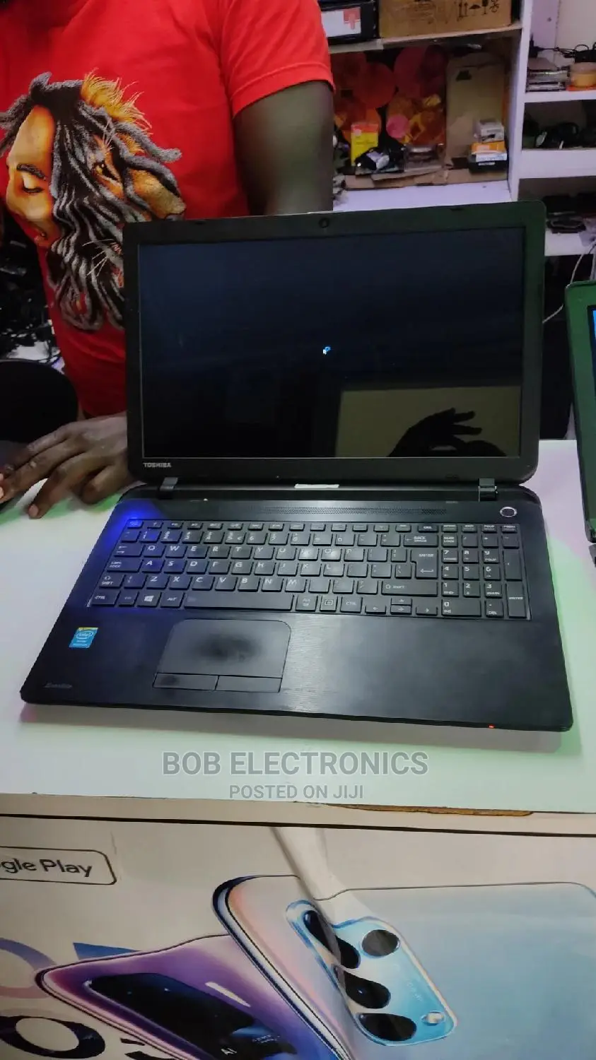 Laptop HP 14-Dq1088wm 4GB Intel Celeron HDD+SSD 500GB