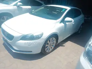 Volvo V40 T5 Premier AWD 2015 White
