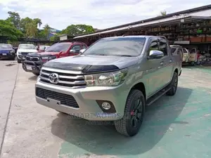 Toyota Hilux 2016 Silver