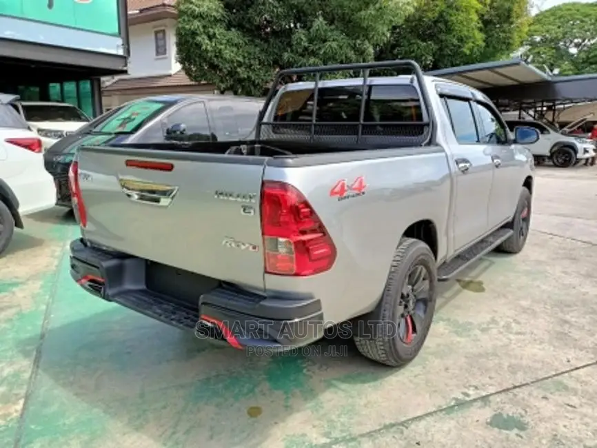 Toyota Hilux 2016 Silver