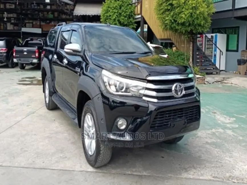 Toyota Hilux 2016 Black