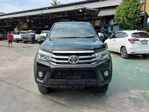 Toyota Hilux 2016 Black