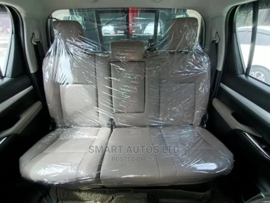 Toyota Hilux 2016 Black